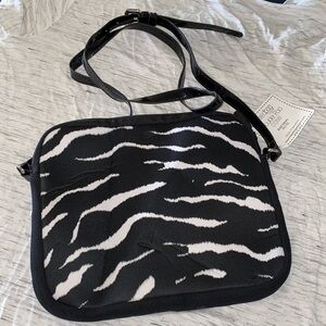 Shoulder iPad case bold zebra pattern new